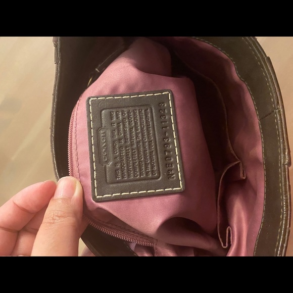 Vintage Lightly Used Leather Coach Purse - Picture 3 of 4